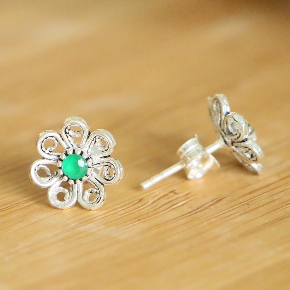 Sterling Silver Green jade stone Floral earrings - Picture 6 of 8